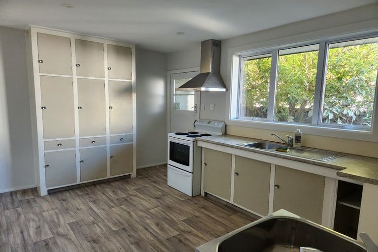 Photo of property in 2/105 Memorial Avenue, Burnside, Christchurch, 8053