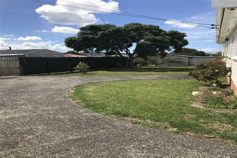 Photo of property in 16 Hooks Road, Manurewa, Auckland, 2102