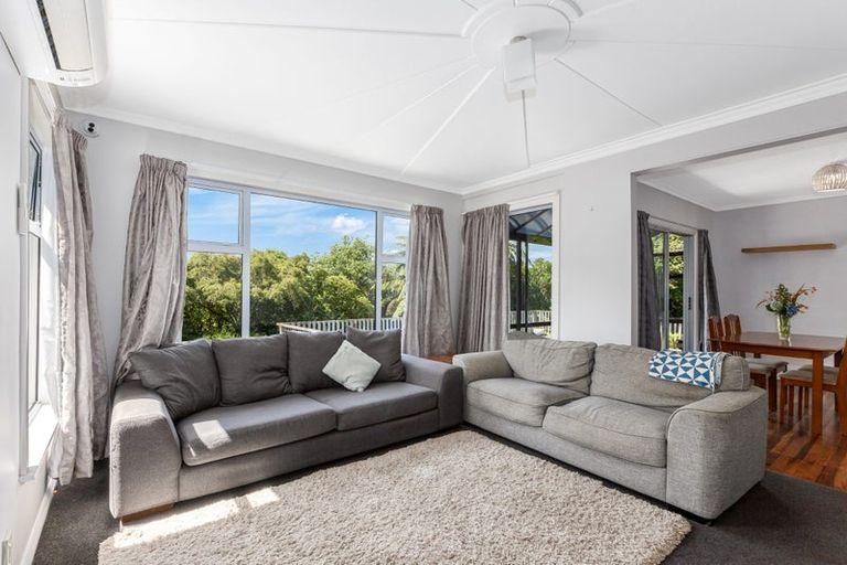 Photo of property in 51 Poto Road, Normandale, Lower Hutt, 5010