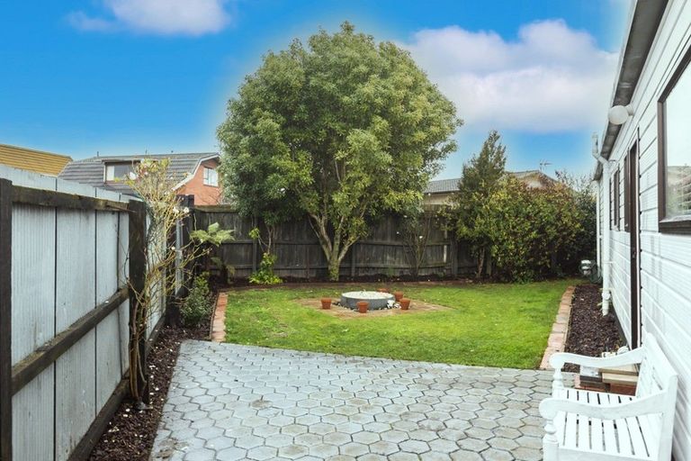 Photo of property in 2/48 Mcfaddens Road, St Albans, Christchurch, 8052