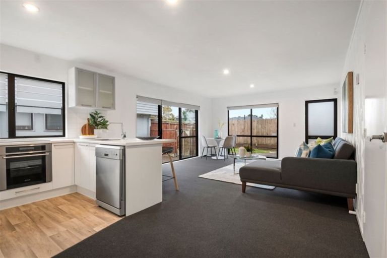 Photo of property in 85 Sunderlands Road, Bucklands Beach, Auckland, 2012