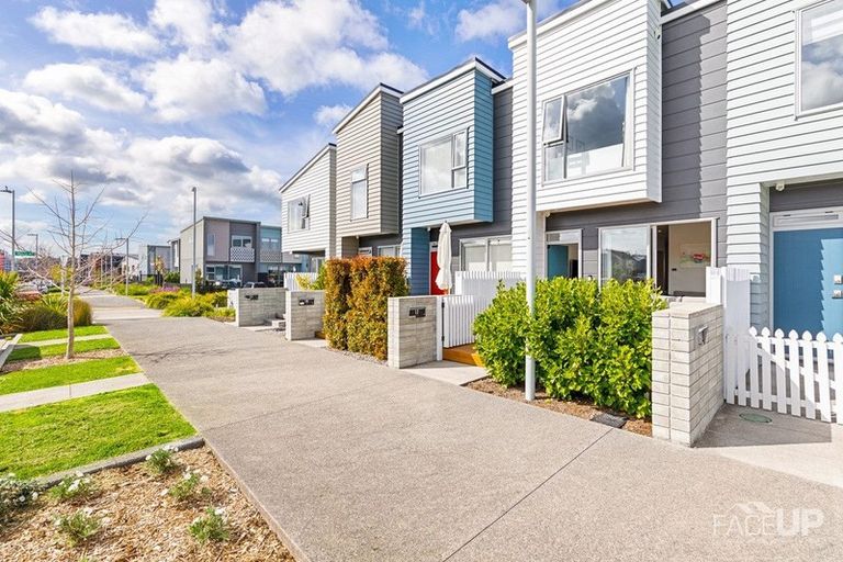 Photo of property in 17 Rangihina Road, Hobsonville, Auckland, 0616