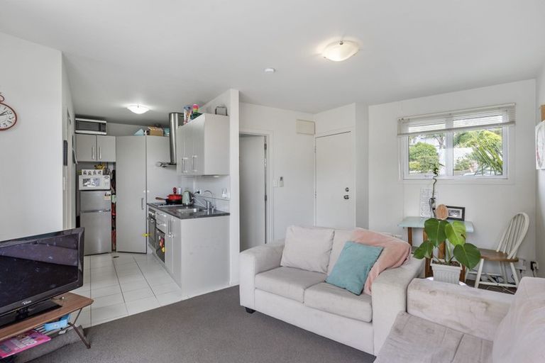 Photo of property in 8/37 Waipa Street, Birkenhead, Auckland, 0626
