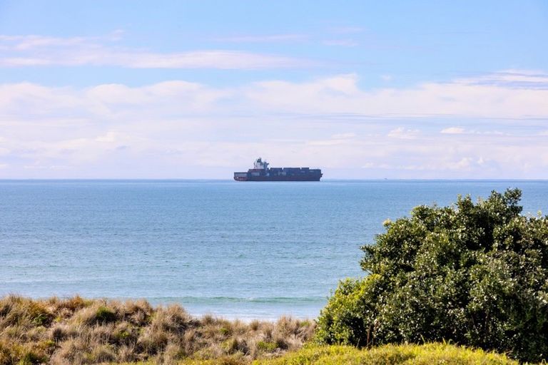 Photo of property in 329c Oceanbeach Road, Mount Maunganui, 3116