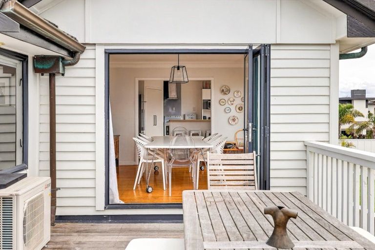 Photo of property in 4 Oceanbeach Road, Mount Maunganui, 3116