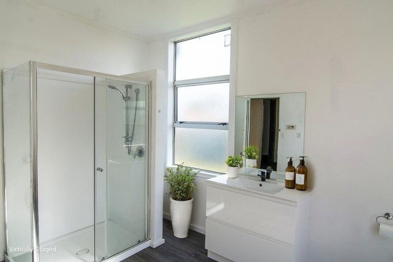 Photo of property in 176 Glover Road, Hawera, 4610