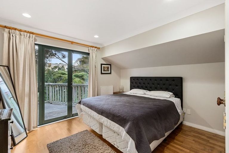 Photo of property in 6 David Beattie Place, Chatswood, Auckland, 0626