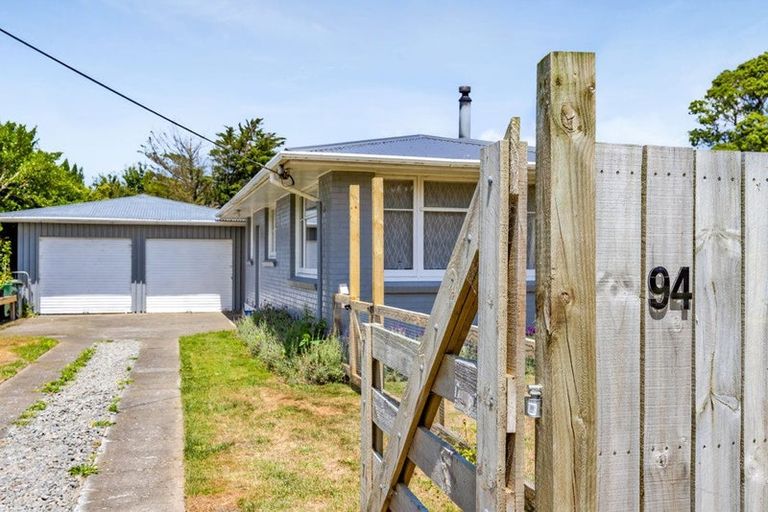 Photo of property in 94 South Road, Manaia, 4612