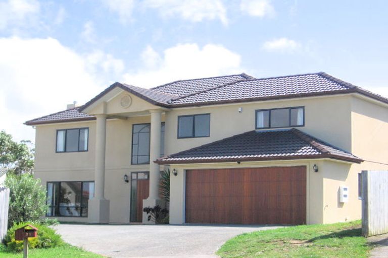 Photo of property in 22 Bundoran Way, Pinehill, Auckland, 0632