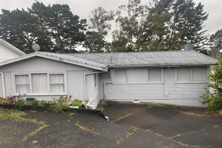 Photo of property in 385 Wairau Road, Totara Vale, Auckland, 0629