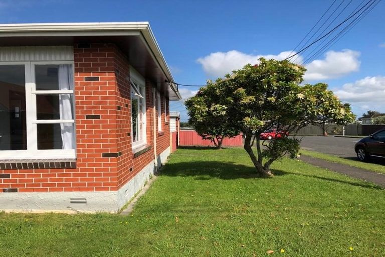 Photo of property in 57 Weraroa Road, Levin, 5510