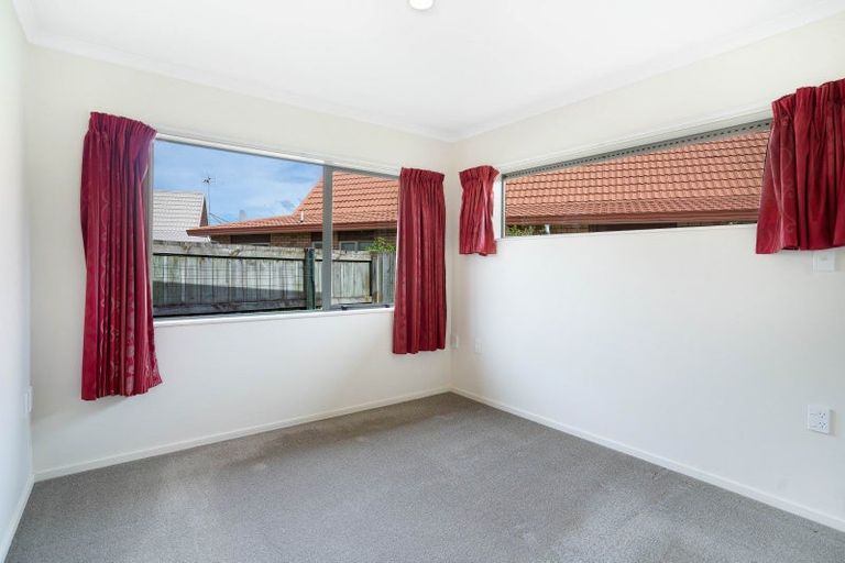 Photo of property in Holdsworth Villas, 46/2 William Donald Drive, Solway, Masterton, 5810
