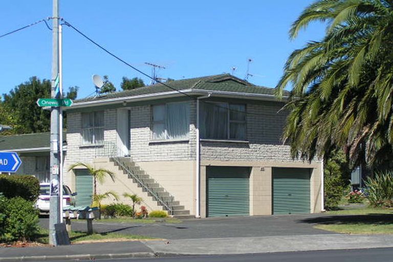 Photo of property in 48 Onewa Road, Northcote Point, Auckland, 0627