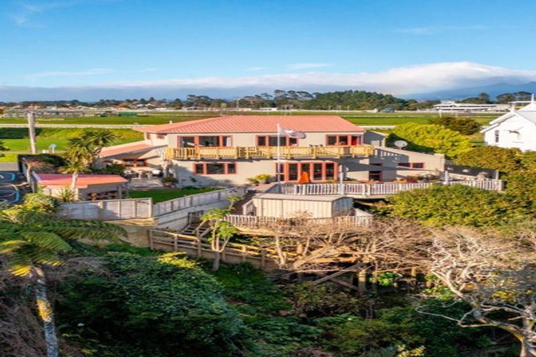 Photo of property in 25 Rogan Street, New Plymouth, 4310