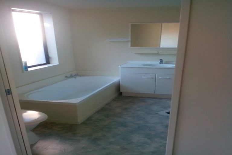 Photo of property in 16/61a Birkdale Road, Birkdale, Auckland, 0626