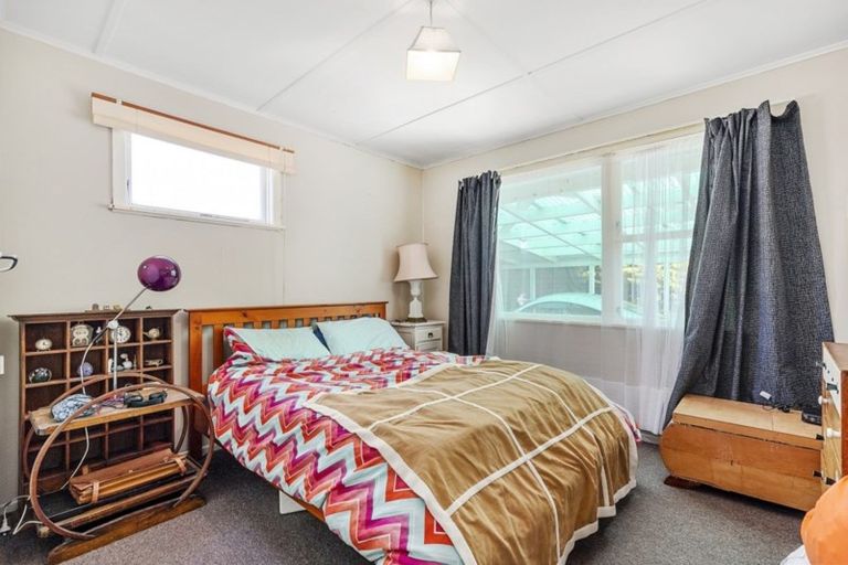 Photo of property in 30 Mana View Road, Paremata, Porirua, 5026