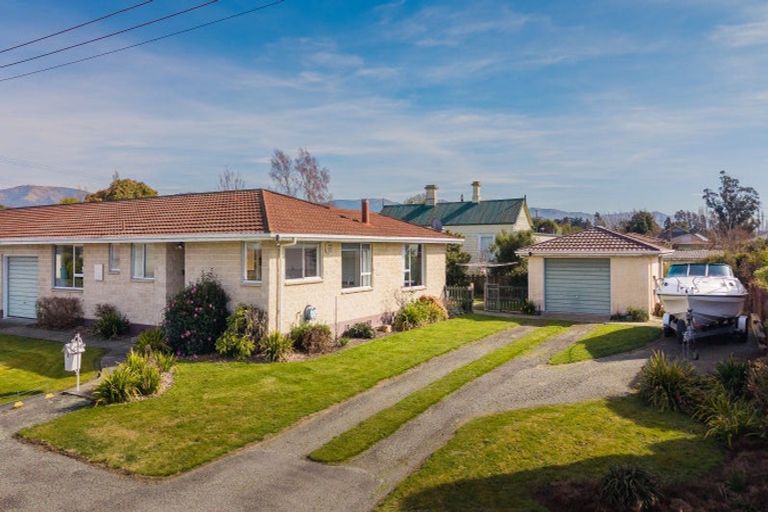 Photo of property in 1 Carlisle Street, Waimate, 7924