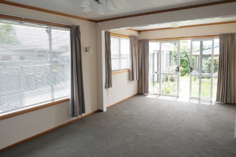 Photo of property in 21 Lochee Road, Upper Riccarton, Christchurch, 8041