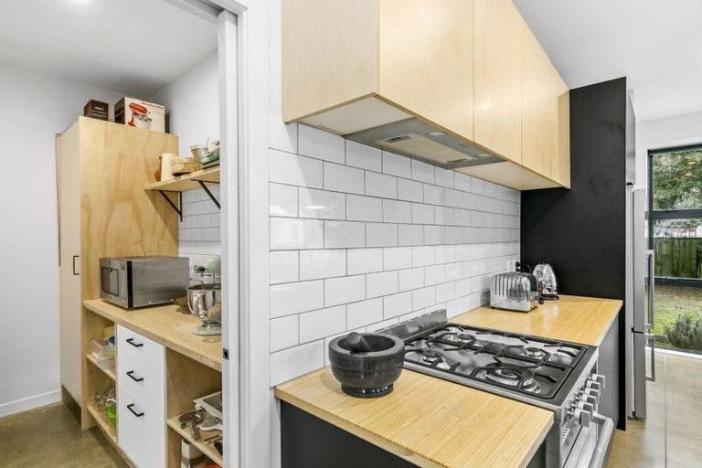 Photo of property in 43a Heretaunga Street, Petone, Lower Hutt, 5012