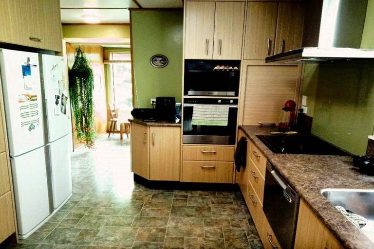 Photo of property in 16 Hunter Street, Dannevirke, 4930