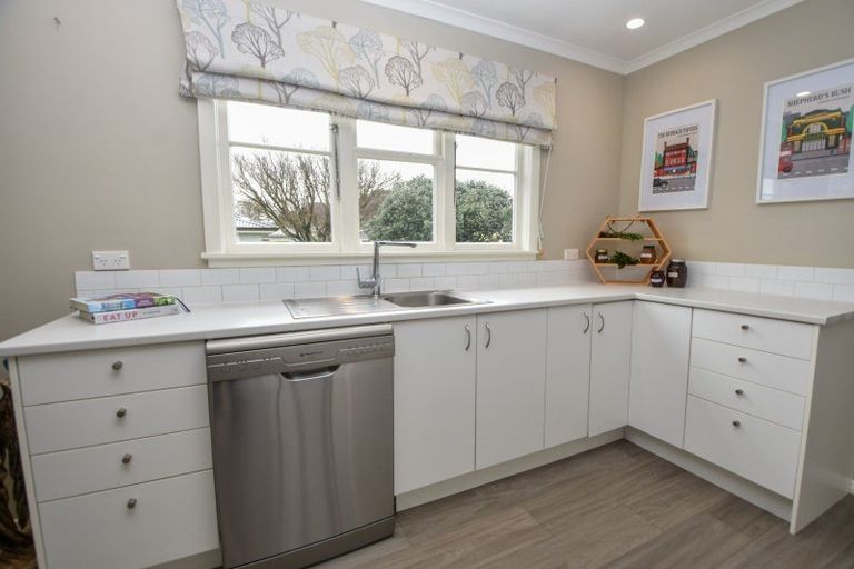 Photo of property in 69 Nelson Crescent, Carterton, 5713