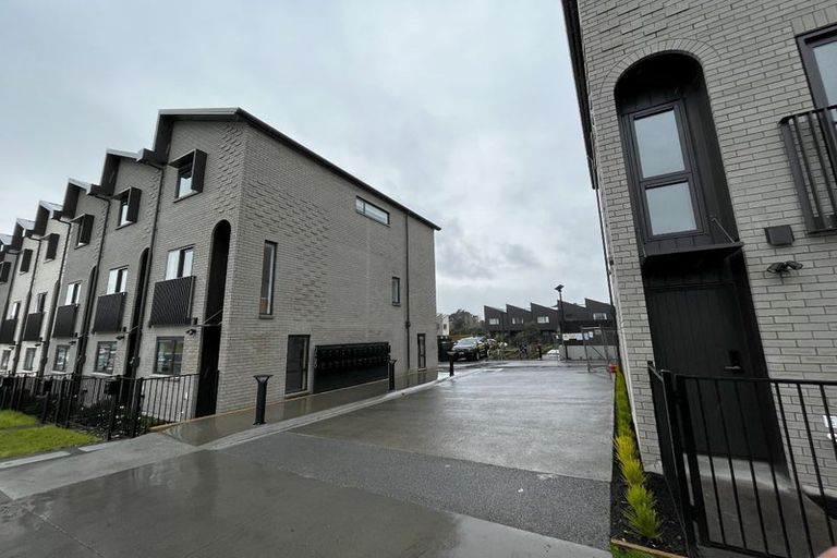 Photo of property in 25/28 Westgate Drive, Westgate, Auckland, 0614