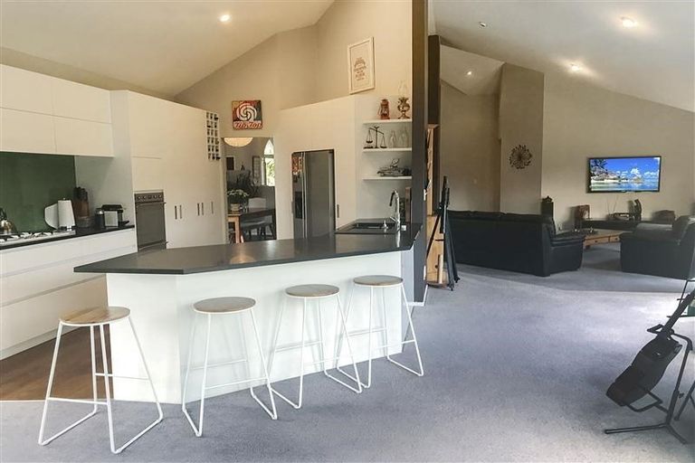 Photo of property in 216 Oaia Road, Muriwai, Waimauku, 0881