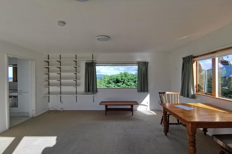 Photo of property in 92 Nicholson Road, Khandallah, Wellington, 6035