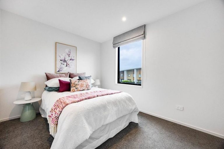 Photo of property in 74 Glidepath Road, Hobsonville, Auckland, 0616
