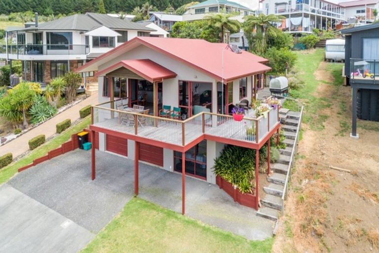 Photo of property in 208 Russell Bruce Place, Onemana, Whangamata, 3691