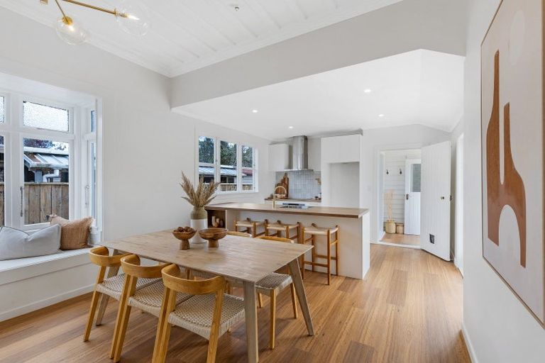 Photo of property in 11 Rosalie Terrace, Kelvin Grove, Palmerston North, 4414