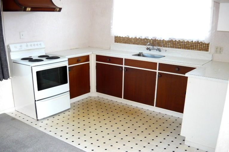 Photo of property in 1/4 Aylmer Court, Eastern Beach, Auckland, 2012