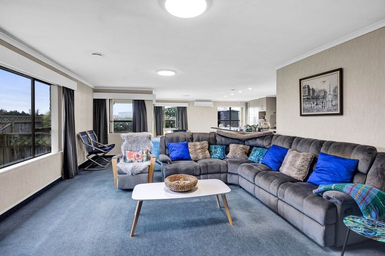 Photo of property in 20 Chartwell Drive, Eltham, 4322