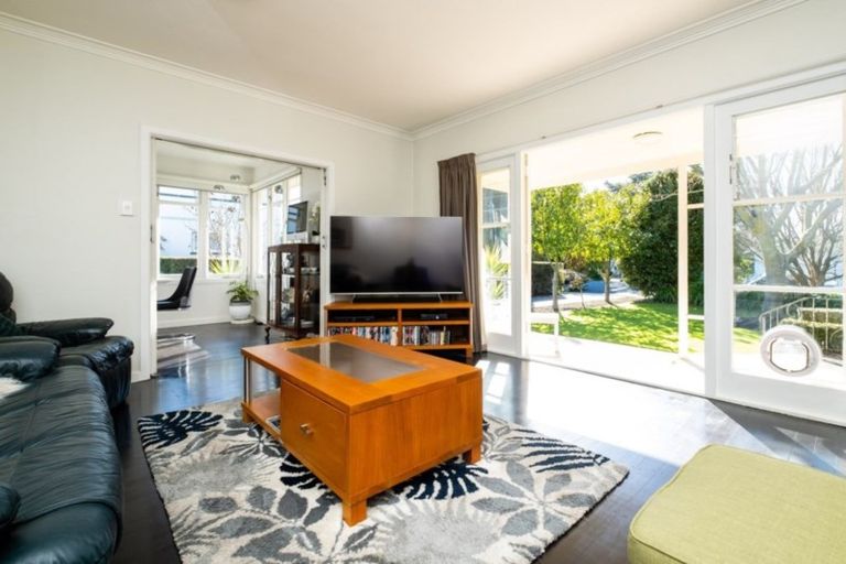 Photo of property in 407 Alexandra Street, Hastings, 4122