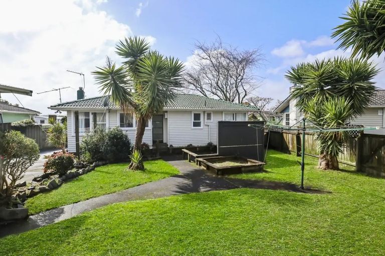 Photo of property in 20 Beeston Crescent, Manurewa, Auckland, 2102