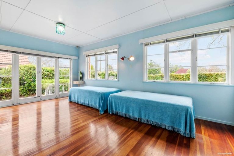 Photo of property in 16 Sale Street, Cockle Bay, Auckland, 2014