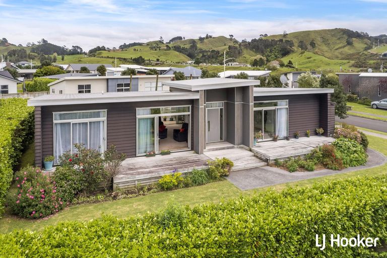 Photo of property in 19 Ocean Breeze Drive, Waihi Beach, 3611