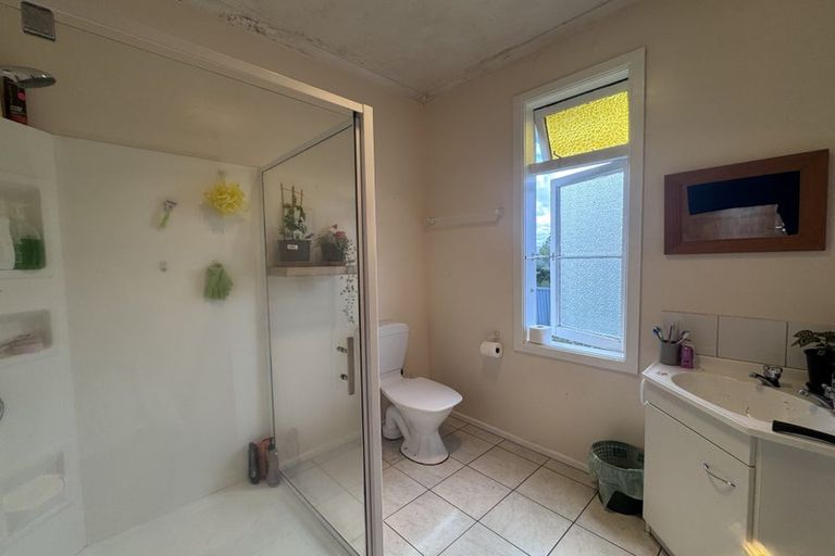 Photo of property in 13 Lyon Street, Marton, 4710