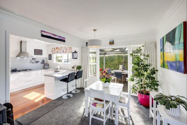 Photo of property in 74 Te Mata Road, Havelock North, 4130