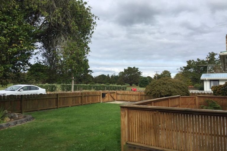 Photo of property in 1/60 Racecourse Road, Waiuku, 2123