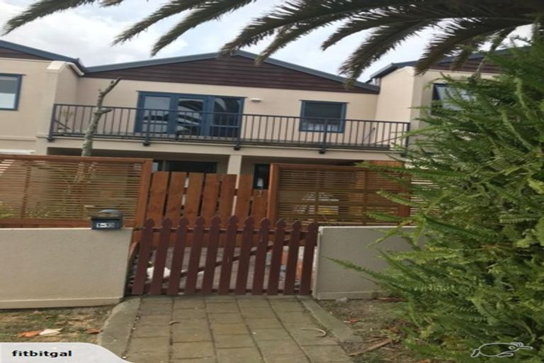 Photo of property in 1/13 John Jennings Drive, Oteha, Auckland, 0632