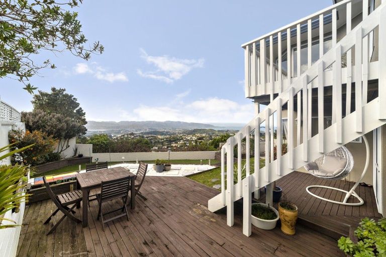 Photo of property in 89 Ashton Fitchett Drive, Brooklyn, Wellington, 6021