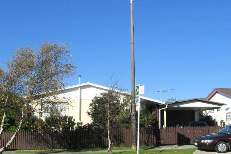 Photo of property in 135 Holborn Drive, Stokes Valley, Lower Hutt, 5019