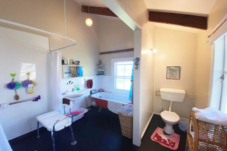 Photo of property in 12 Otanga Street, Dannevirke, 4930