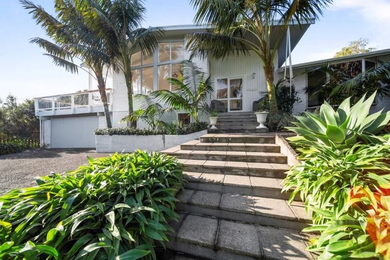 Photo of property in 7 Mcfarlane Street, Oakura, 4314