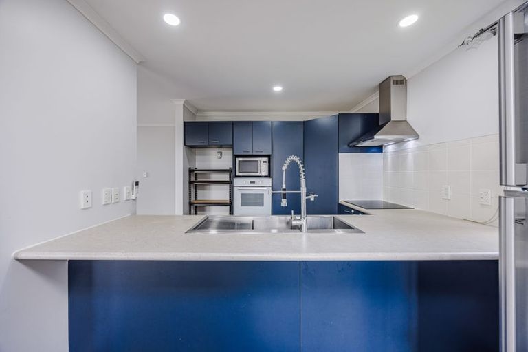 Photo of property in 18 Pitt Avenue, Clendon Park, Auckland, 2103