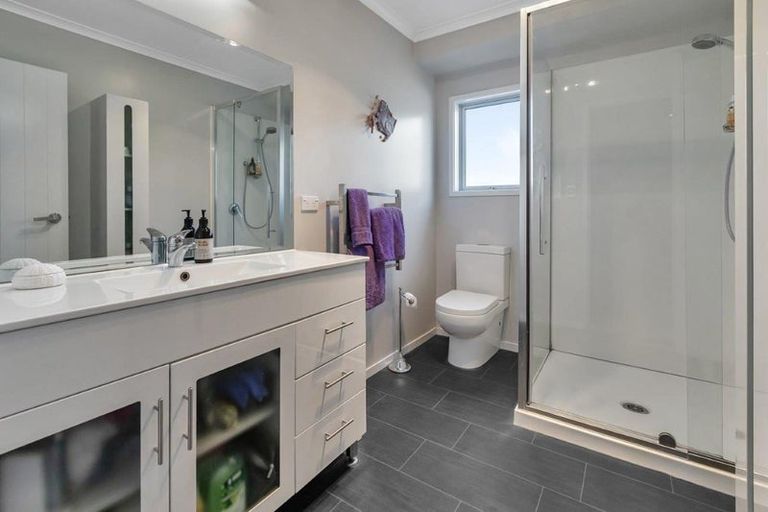 Photo of property in 80 One Tree Point Road, One Tree Point, 0118