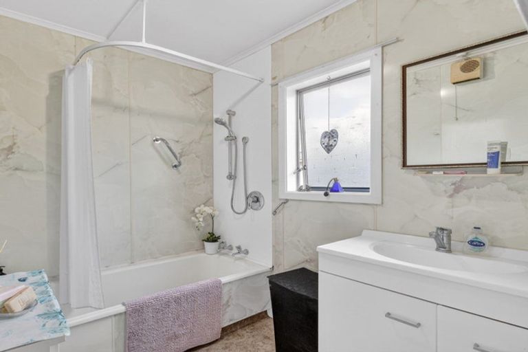 Photo of property in 13 Balerno Place, Tokoroa, 3420