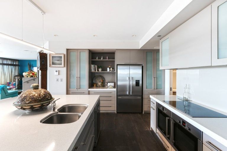 Photo of property in 98 Harbour Drive, Otumoetai, Tauranga, 3110