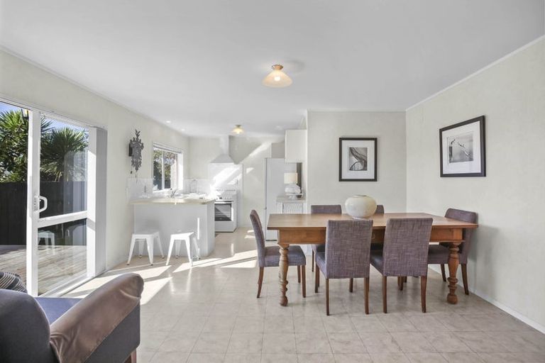 Photo of property in 1/6 Somerton Rise, Henderson, Auckland, 0612